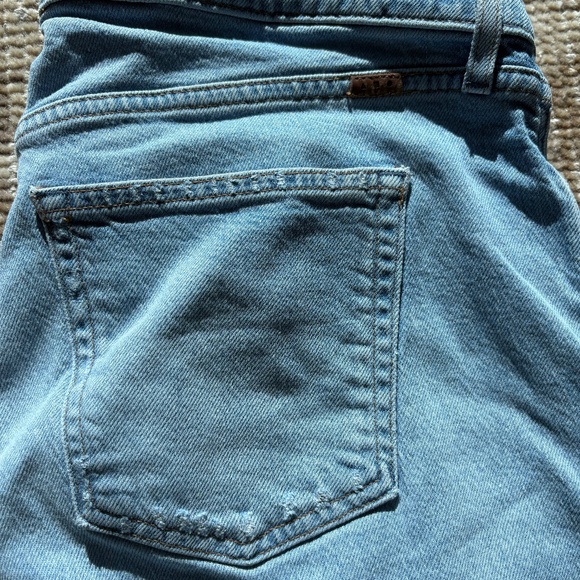 AYR The Easy Easy in light distressed denim - Picture 2 of 8